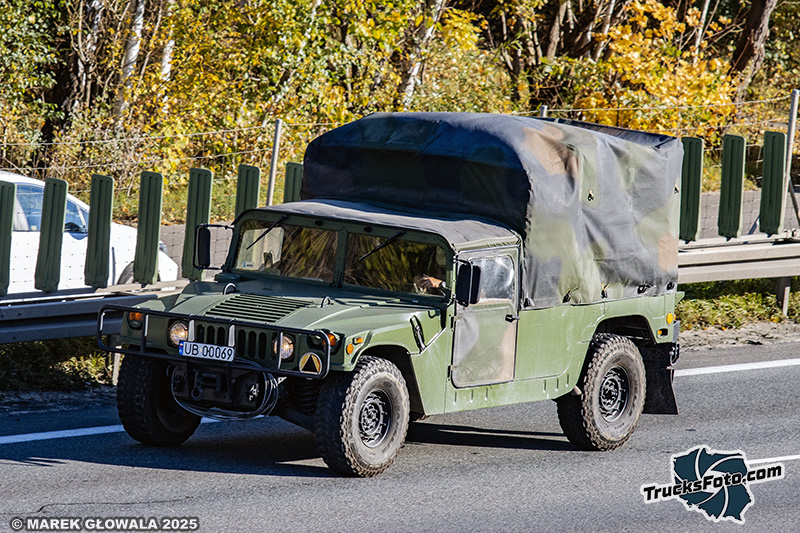 Humvee Hummer - WP.jpg