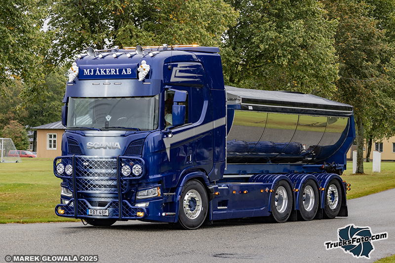 Scania R590 - MJ Akeri.jpg