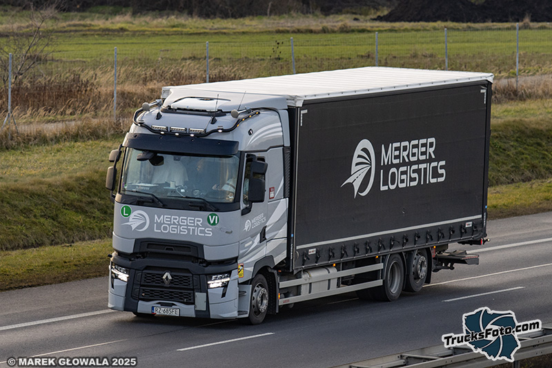 Renault Range T Evolution - Merger Logistics.jpg