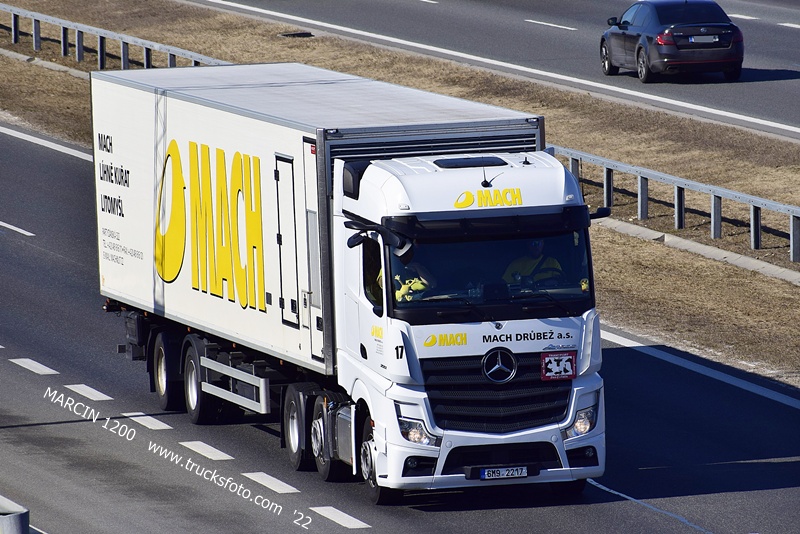 _DSC3284 MACH-crop-ACTROS MP5.JPG