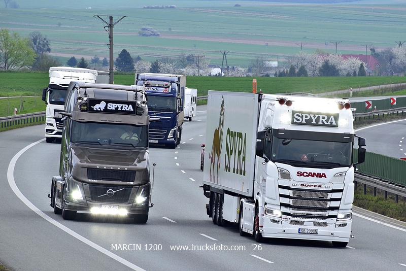 _DSC7235-crop-SPYRA-VOLVO VT5 AERO - SCANIA S560.JPG