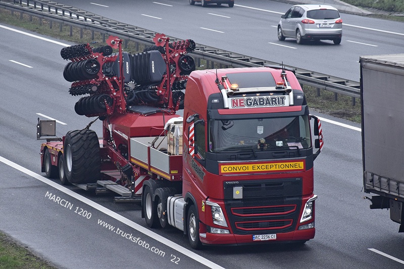 _DSC3775 NEGABARIT-crop-VOLVO FH4.JPG