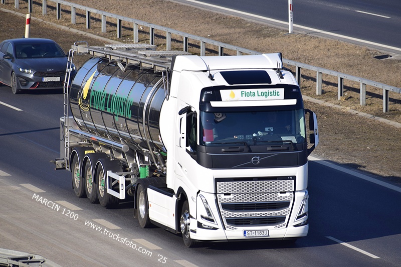 FLOTA LOGISTIC-crop-VOLVO FH5.JPG